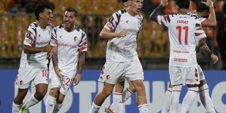 Live Streaming: Εστουντιάντες - Φλαμένγκο - www.ertsports.gr