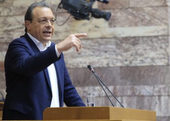 Κόντρα Φάμελου - Παπασταύρου: Δηλώσεις περί διεφθαρμένης κυβέρνησης και η απάντηση του υπουργού