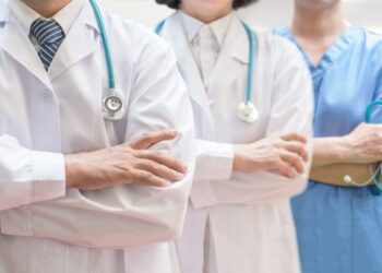Πολιτική αντιπαράθεση για το θέμα του ΕΣΥ μεταξύ Α. Γεωργιάδη, ΠΑΣΟΚ, ΣΥΡΙΖΑ και ΟΕΝΓΕ