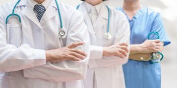 Πολιτική αντιπαράθεση για το θέμα του ΕΣΥ μεταξύ Α. Γεωργιάδη, ΠΑΣΟΚ, ΣΥΡΙΖΑ και ΟΕΝΓΕ