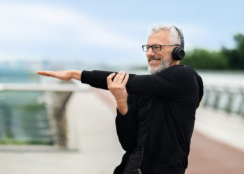 Το καλύτερο είδος γυμναστικής για υγιή γήρανση, σύμφωνα με γιατρό του Cleveland Clinic