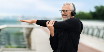 Το καλύτερο είδος γυμναστικής για υγιή γήρανση, σύμφωνα με γιατρό του Cleveland Clinic