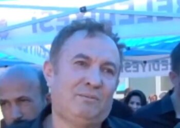 Ayla Kara: Λιποθύμησε στην κηδεία ο σύζυγός της καθηγήτριας που σκοτώθηκε στο μακελειό στην Τουρκία - Σπαρακτικές στιγμές