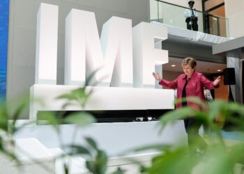 ΔΝΤ για ελληνική οικονομία: Βλέπει ανάπτυξη 1,8% το 2026 και αυξημένο πληθωρισμό στο 3,5%