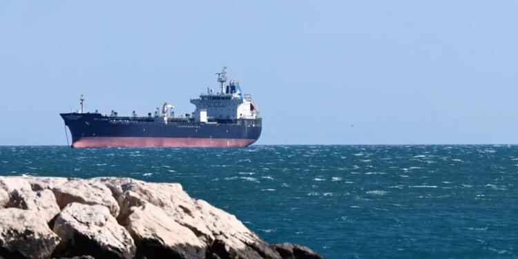 Το Ιράν απειλεί να επιτεθεί στις ΗΠΑ αν συνεχίσουν τον ναυτικό αποκλεισμό των λιμανιών τους