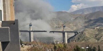 Ιράν: Κόπηκε στη μέση η διάσημη γέφυρα B1 από διπλούς φονικούς βομβαρδισμούς ΗΠΑ και Ισραήλ