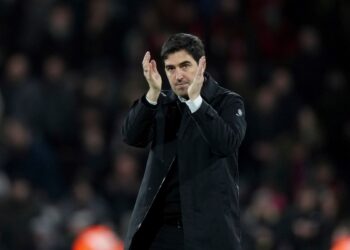 Ο Ιραόλα "καραδοκεί" για τη θέση του Χάου - www.ertsports.gr