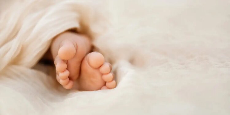 ΗΠΑ: Γέννησε μέσα στο αεροπλάνο μισή ώρα πριν την προσγείωση - Την βοήθησαν μέλη του πληρώματος και επιβάτες