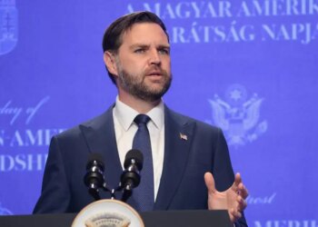 Τζέι Ντι Βανς: «Οι ΗΠΑ έχουν όπλα που δεν έχουν χρησιμοποιήσει ακόμη στο Ιράν»