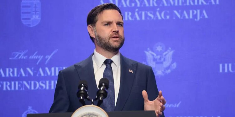 Τζέι Ντι Βανς: «Οι ΗΠΑ έχουν όπλα που δεν έχουν χρησιμοποιήσει ακόμη στο Ιράν»
