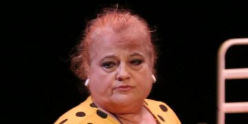 Είχα κάποιες μικρές αγωνίες για την σύντροφο του γιου μου, δεν μπορώ τα τεράστια νύχια