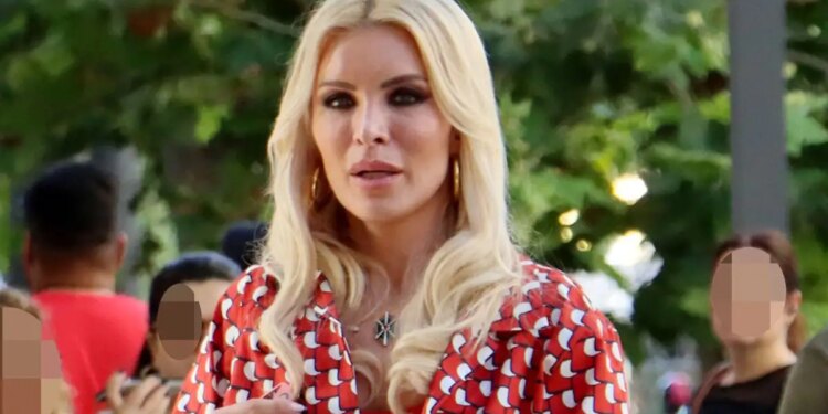 «Η Κατερίνα Καινούργιου ένιωσε πόνους και γέννησε δύο εβδομάδες νωρίτερα», είπε ο Χάρης Λεμπιδάκης