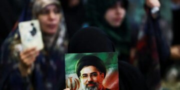 Μοτζταμπά Χαμενεΐ: Θα απαιτήσουμε αποζημίωση για κάθε ζημιά και το τίμημα αίματος των μαρτύρων μας