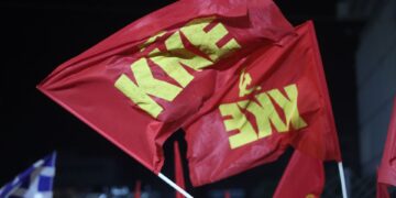 ΚΚΕ: Οι κυβερνητικές φιέστες για την επίσκεψη του Μακρόν στην Αθήνα δεν έχουν καμία σχέση με τις ανάγκες και τα συμφέροντα του λαού μας