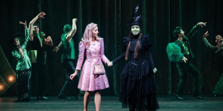 To Wicked μιλάει Πολωνικά (και το καταλαβαίνουμε)!