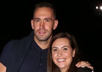 Την πρώτη εβδομάδα μου είπε ότι θα πάει Μύκονο με έναν φίλο του