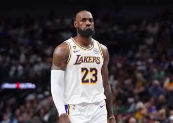 ΛεΜπρόν Τζέιμς: «Σαφώς υποψήφιος για MVP o Γουεμπανιαμά» - www.ertsports.gr