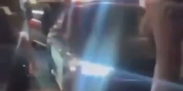 Λονδίνο: Σκηνές τρόμου όταν αυτοκίνητο πέφτει πάνω σε πεζούς τραυματίζοντάς τους, συνελήφθη η οδηγός