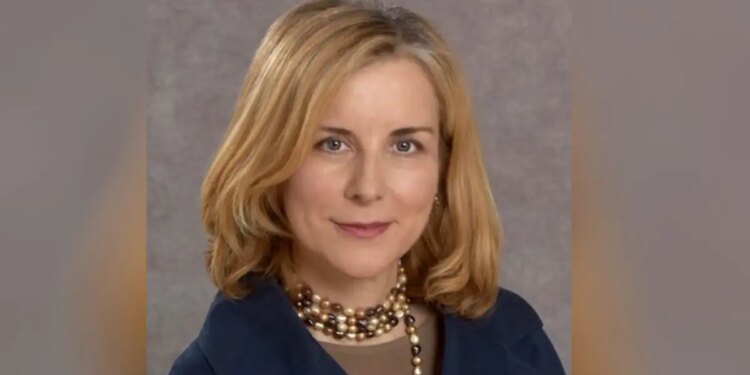 Καθηγήτρια στο Κολούμπια κατηγορείται για απάτη 1,3 εκατ. δολαρίων - Έκανε σχέση με ηλικιωμένο για να της αγοράσει σπίτι στην Αθήνα