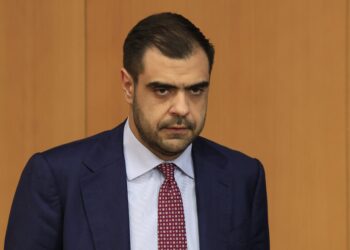 Απάντηση Μαρινακή σε Ανδρουλάκη για το «ντιλάρισμα»: Όσο κι αν πιέζεται από τις χαμηλές δημοσκοπικές επιδόσεις, δεν πρέπει ποτέ να ξεχνά τον θεσμικό του ρόλο