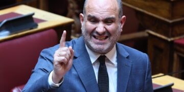 Δημήτρης Μαρκόπουλος: Ανυπόστατες οι φήμες ότι δεν έχω πανεπιστημιακό πτυχίο