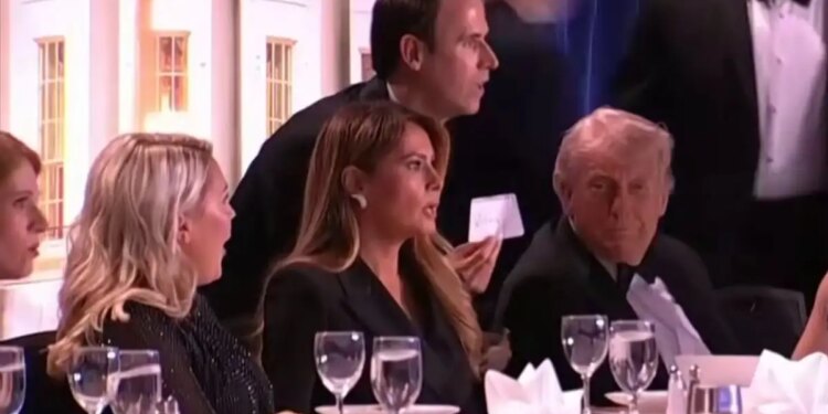 Μελάνια Τραμπ: Η πρώτη αντίδραση μετά τους πυροβολισμούς στο Χίλτον και όσα είπε στον Ντόναλντ Τραμπ