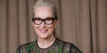 Η Άννα Γουίντουρ πόζαρε με τη Μέριλ Στριπ για το εξώφυλλο της Vogue