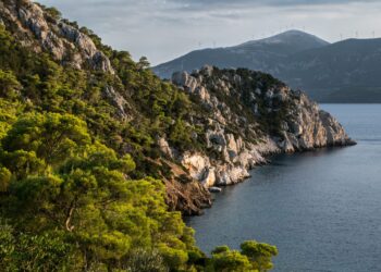 Απροσδόκητα ευρήματα για τα Μέθανα — Τα ελληνικά ηφαίστεια έχουν πολλά να αποκαλύψουν