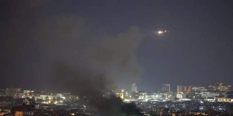 Μέση Ανατολή: Οι ΗΠΑ θα τερματίσουν την εκστρατεία σε δύο με τρεις εβδομάδες είπε ο Τραμπ - Οι 18 αμερικανικές εταιρείες που απειλεί να χτυπήσει άμεσα το Ιράν