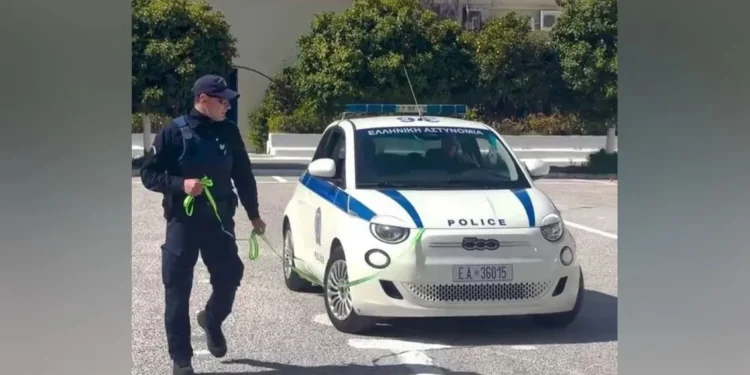 ΕΛ.ΑΣ.: Viral βίντεο κατά του bullying με «πρωταγωνιστή» Fiat 500 – Το μήνυμα στους μαθητές
