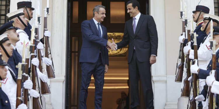 Συνάντηση αύριο Μητσοτάκη με εμίρη του Κατάρ στην Αθήνα - Η Ελλάδα αναδεικνύει τον ρόλο της ως δύναμη σταθερότητας