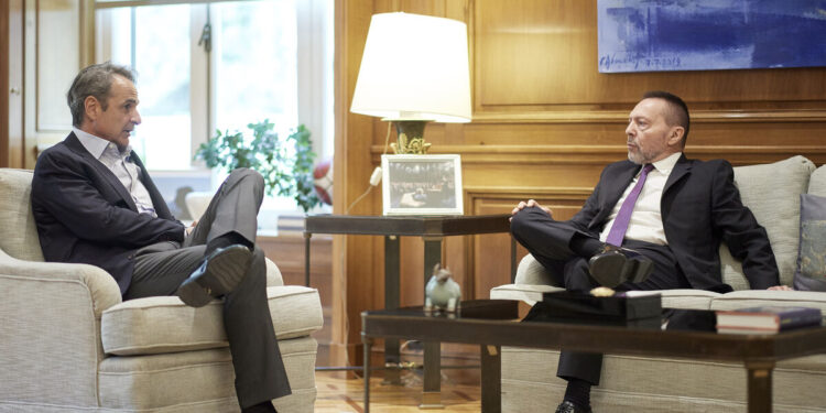 Ανανέωση της θητείας του Γιάννη Στουρνάρα στην Τράπεζα της Ελλάδος προτείνει η κυβέρνηση