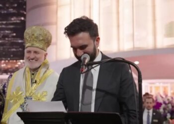 Νέα Υόρκη: Η ευχή του Ζοράν Μαμντάνι στα ελληνικά για «Καλή Ανάσταση» και το «ουάου» του Αρχιεπισκόπου Αμερικής Ελπιδοφόρου