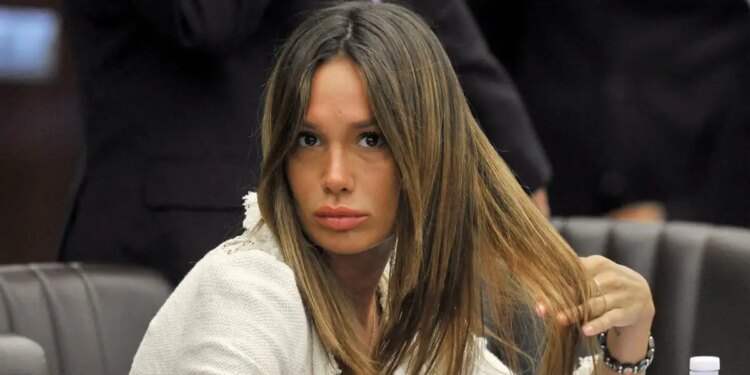 H Τζόρτζια Μελόνι στηρίζει την απονομή χάριτος στη Νικόλ Μινέτι για το ροζ σκάνδαλο «μπούνγκα μπούνγκα»