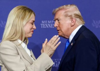 Ο Ντόναλντ Τραμπ απέπεμψε από την κυβέρνηση των ΗΠΑ την υπουργό Δικαιοσύνης, Παμ Μπόντι