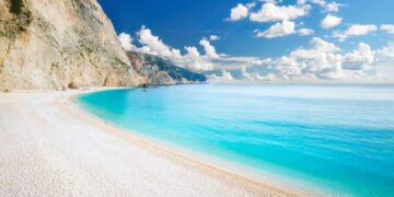 Ενισχύεται το πλαίσιο περιβαλλοντικής προστασίας για τις «Απάτητες Παραλίες» που αυξήθηκαν σε 251