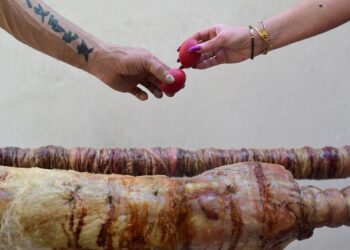 Αγωνία για το Πασχαλινό τραπέζι λόγω των ανατιμήσεων στα καύσιμα: Τι λένε στο ΕΡΤnews Radio 105,8 εκπρόσωποι της αγοράς