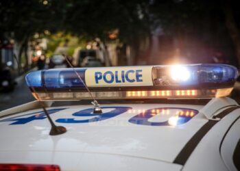 Πυροβολισμοί σε γήπεδο του Περιστερίου δίπλα σε παρέα ανηλίκων