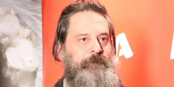 «Προσπαθώ να περάσω στην αταραξία, έπαιρνα τον εαυτό μου πάρα πολύ στα σοβαρά»