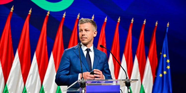 Ο Πέτερ Μαγιάρ αναστέλλει τη λειτουργία των κρατικών μέσων ενημέρωσης στην Ουγγαρία