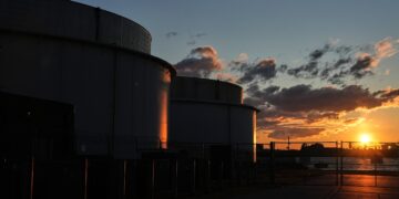 Οι ελπίδες για αποκλιμάκωση στη Μέση Ανατολή έριξαν την τιμή του πετρελαίου