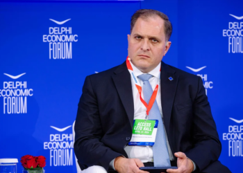 Πιτσιλής στους Δελφούς: Υποχρεωτικός ο χρηματοοικονομικός εγγραμματισμός – Καθοριστική η συμβολή του AI στη φοροδιαφυγή