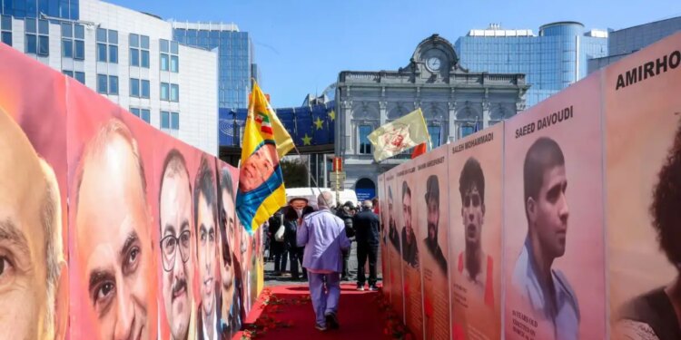 Αμπόλγασεμ Σαλαβάτι: Ο «δικαστής του θανάτου» που υπογράφει θανατικές ποινές στο Ιράν