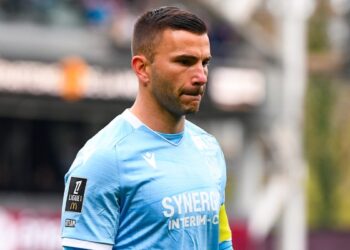 Βυθίζεται η Ναντ - www.ertsports.gr