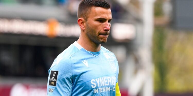 Βυθίζεται η Ναντ - www.ertsports.gr