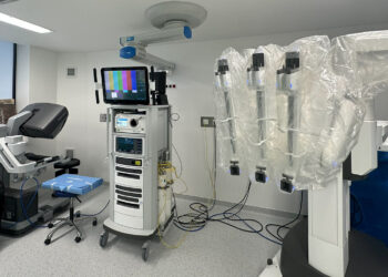 Ο καθοριστικός ρόλος της ρομποτικής χειρουργικής στις επεμβάσεις – «Ένας στους δέκα ανθρώπους θα εμφανίσει κάποια μορφή κήλης στη ζωή του»