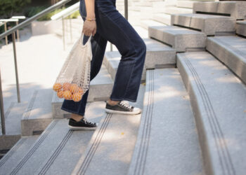 Δεν έχετε χρόνο για γυμναστική; Νέα έρευνα έχει καλά νέα, αρκεί να… λαχανιάζετε