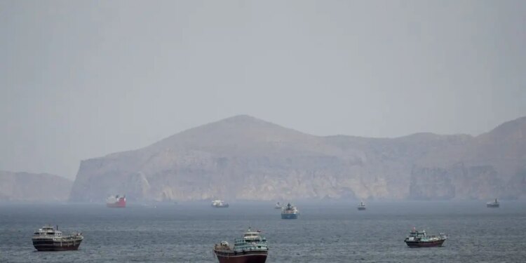 Ανάλυση BBC: Η Τεχεράνη ξαναγράφει τους κανόνες της παγκόσμιας ναυσιπλοΐας - Σχέδιο για τέλη βάσει φορτίου και νέα διαδρομή στο Ορμούζ