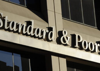 Ο οίκος πιστοληπτικής αξιολόγησης S&P επιβεβαίωσε το αξιόχρεο της Ελλάδας ΒΒΒ με σταθερές προοπτικές