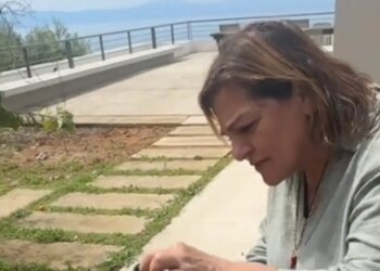 Αναβίωσε σκηνή από τη σειρά «Είσαι το ταίρι μου» μετά το σούβλισμα αρνιού το Πάσχα